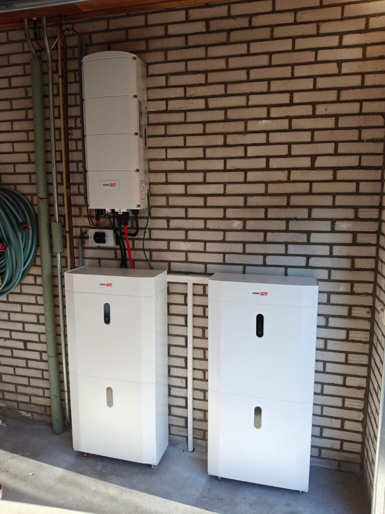 Optimaliseer Uw Zonne-energiesysteem met Accu-opslag: Onafhankelijkheid en Efficiëntie
